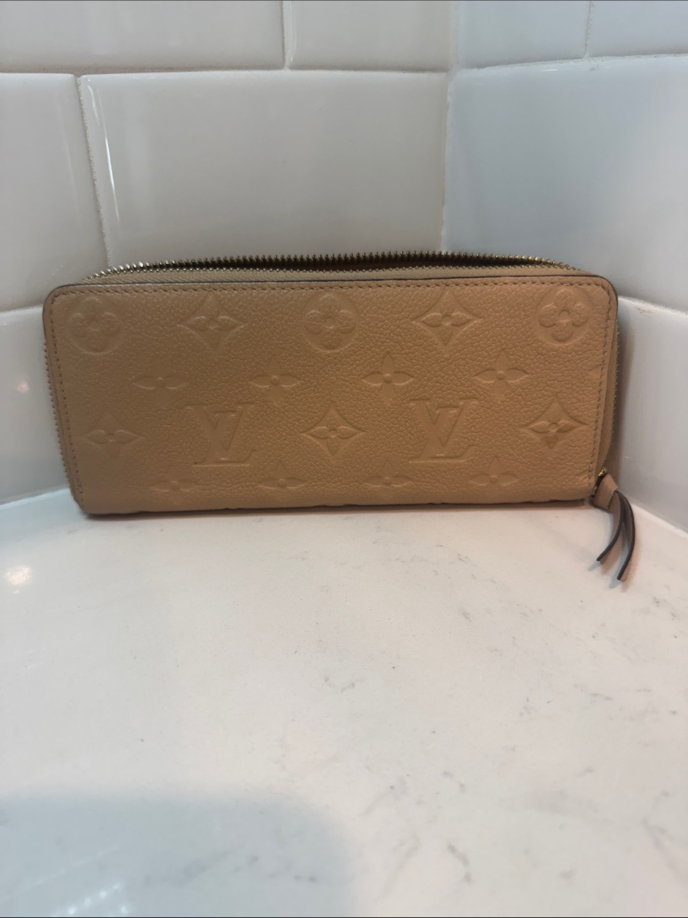 LOUIS VUITTON Excellent Cond
Dune Monogram Empreinte Leather Clemence Wallet